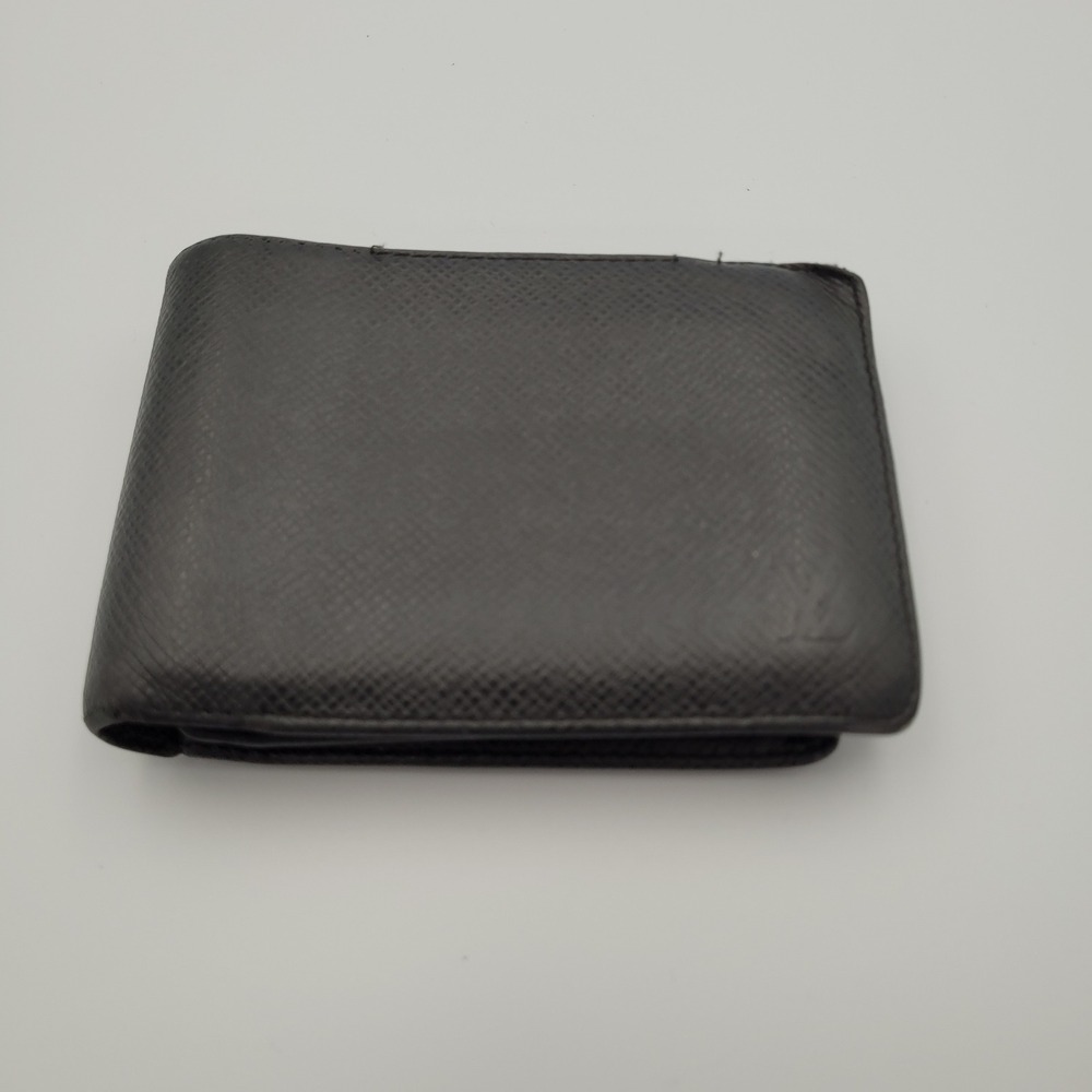 Louis Vuitton Taiga Leather Bifold Wallet Black CA0011 Mens Made in Spain